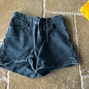 levi's black denim shorts
